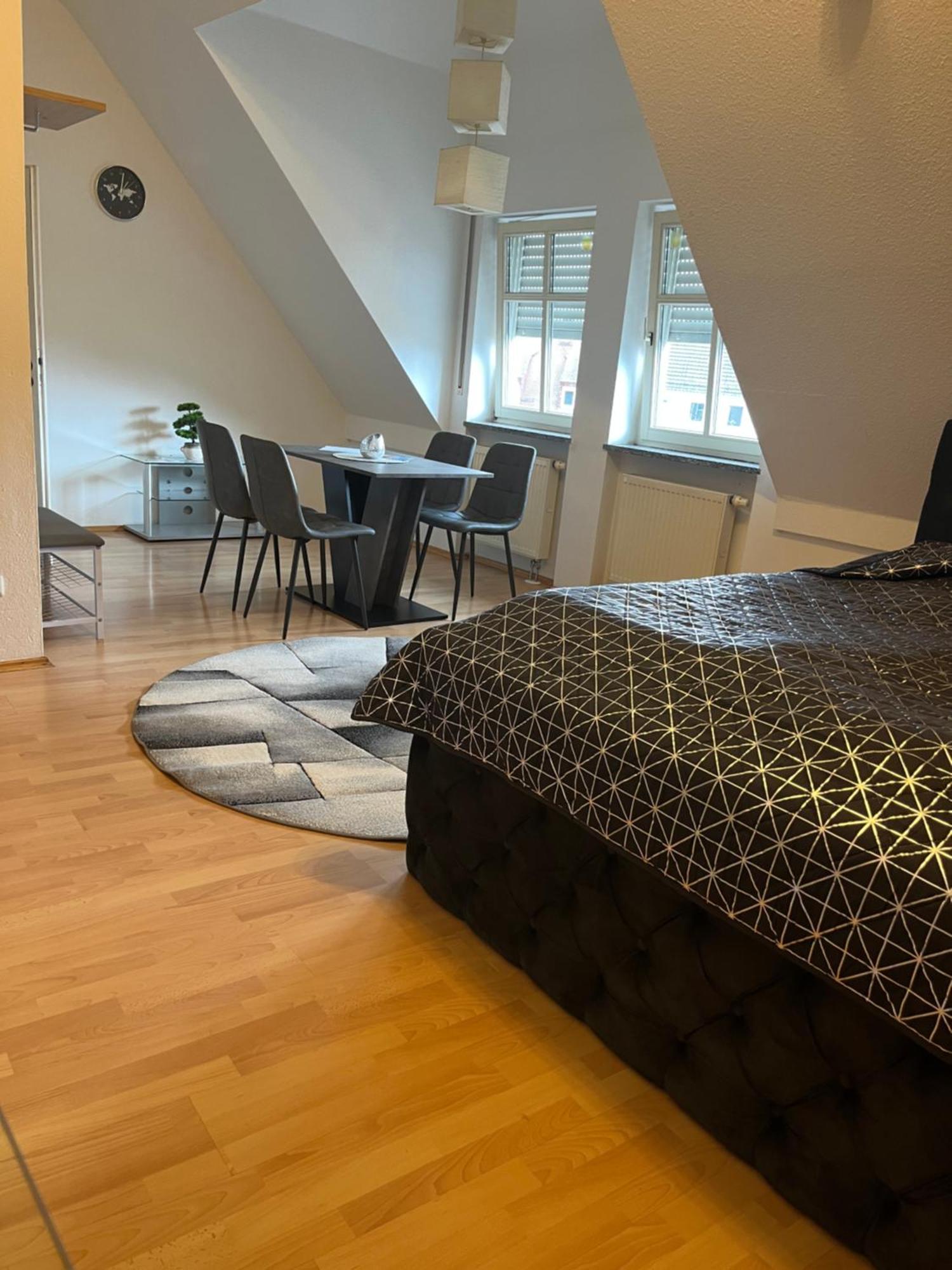 Zimmer Zum Vermieten Direkt An Der Donau Und Am Schloss Neuburg an Der Donau Exterior foto